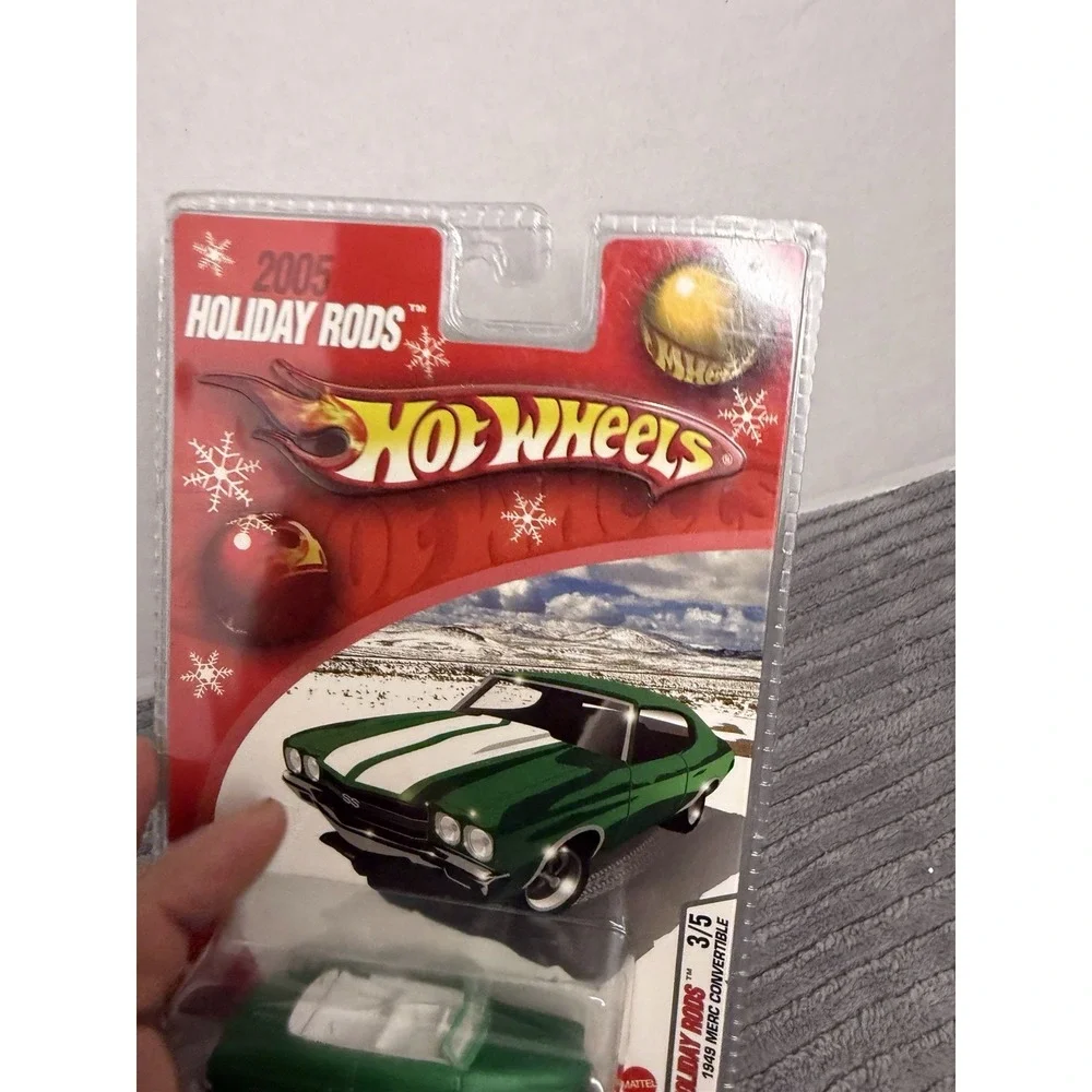 Hot Wheels Holiday Rods Christmas Green 49 Mercury Convertible with Real Riders